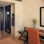 Elias 4* Λεμεσός